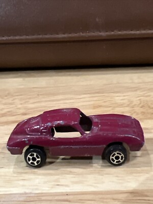 Vintage Tootsietoy 63 Corvette Stingray Split Window Coupe Plum 2'' Chicago USA
