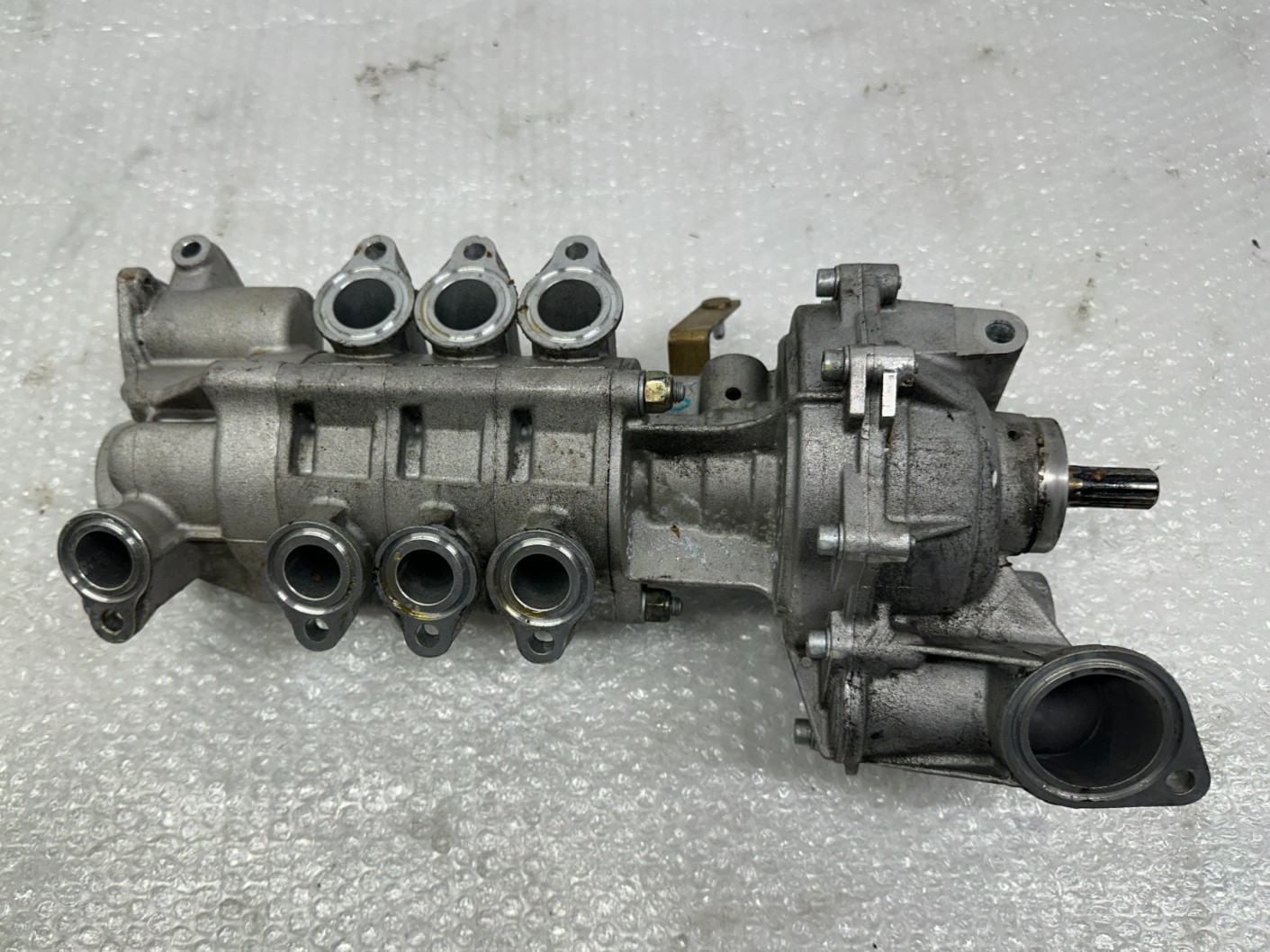 Ferrari GTC4Lusso 2011-2020 Oil water pump