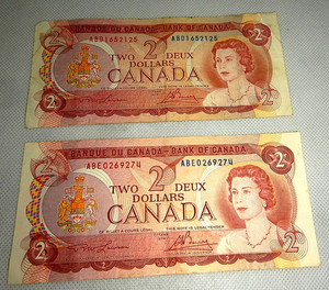 1974 Canadian 2 Dollar Bills $2 Queen Elizabeth Circulated Vintage Lot of 2