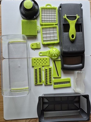 Kitchen Ideas Veggie Slicer Gemüseschneider, grau/grün mit kleinem Riss