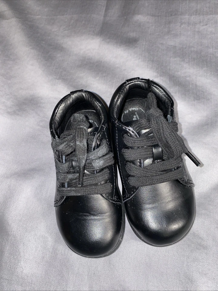 Zapatos Stride Rite Elliot para niños de cuero negro con cordones corbata para niños pequeños talla 5M Foto 3 de 4