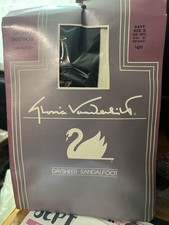 1 Pair Gloria Vanderbilt Pantyhose Size D Daysheer Sandalfoot Navy Blue NIP