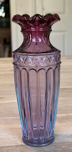 VTG FENTON Mulberry Ombré Vase Ruffle Top Purple Blue 7.5”