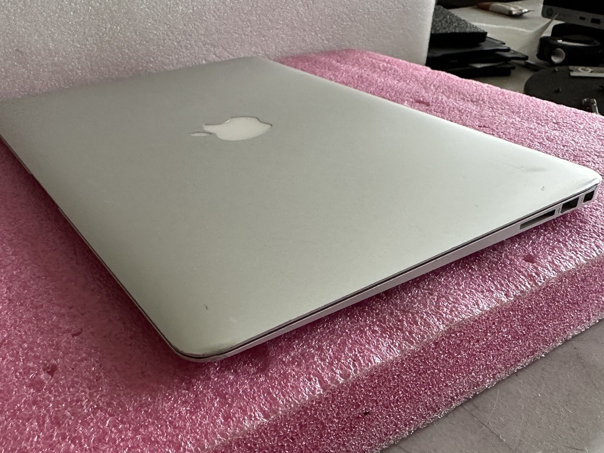 EARLY 2015 Apple MacBook Air 13
