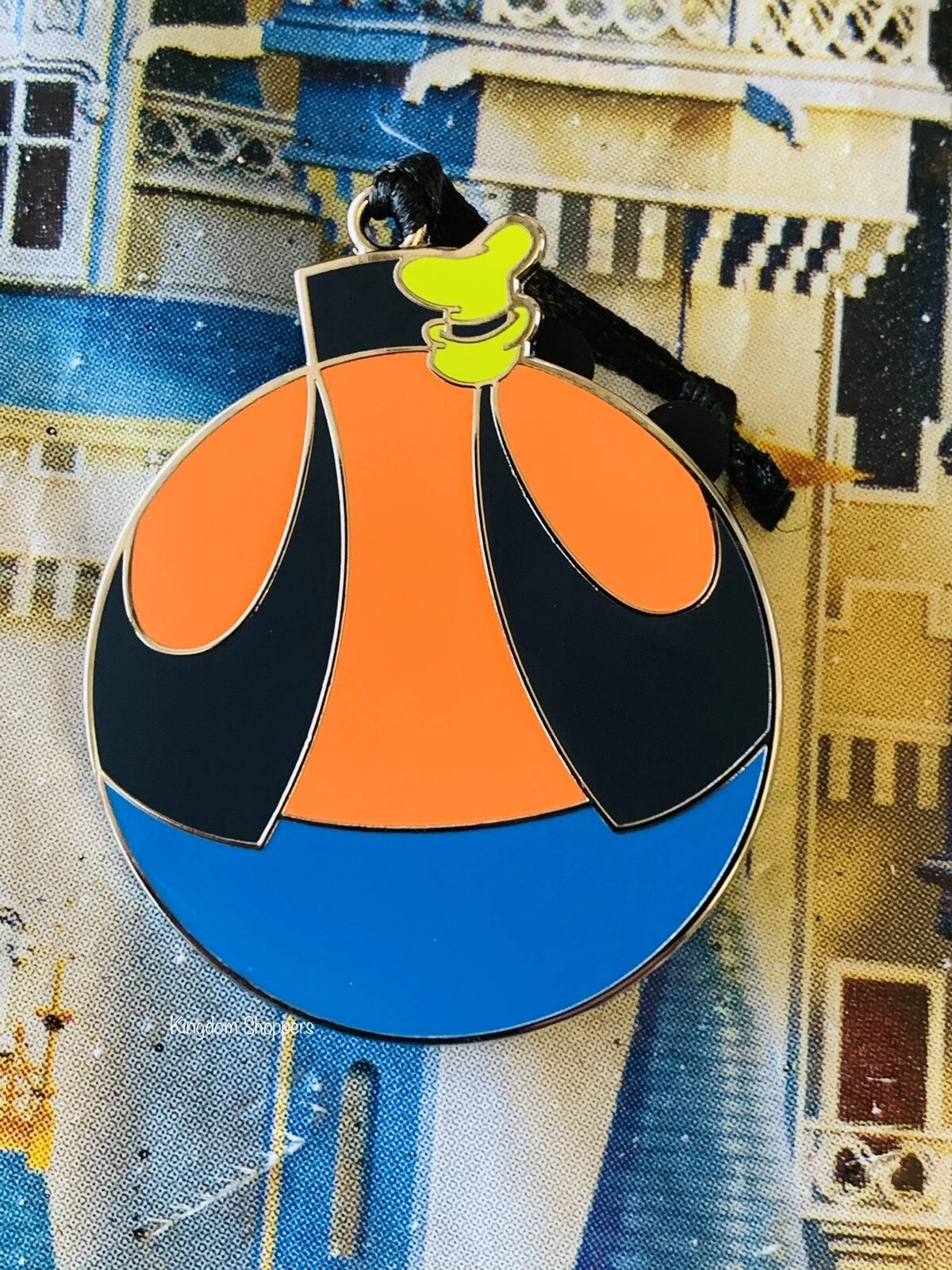 2020 Disney Parks Mystery Advent Countdown Calendar Ornament Pin Goofy