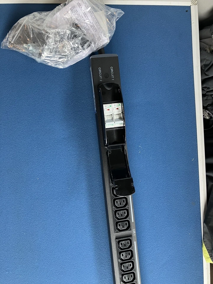 Eaton P.D.Us Power Distribution Units En60950-1 2x16A MCB AMM 24wIEC320 32A 230V - Image 2 of 4