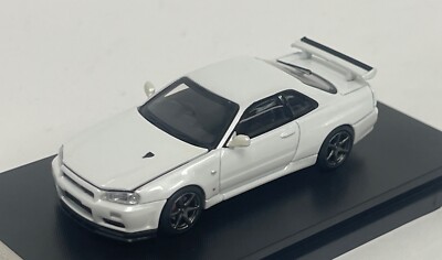 1/64 Motorhelix Nissan Skyline GT-R R34 V Spec II  in White lmtd 599 pcs  64-001