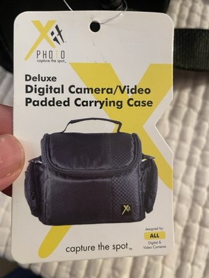 Xit XTCC3 Deluxe Digital Camera/Video Padded Carrying Case, Large (Black)