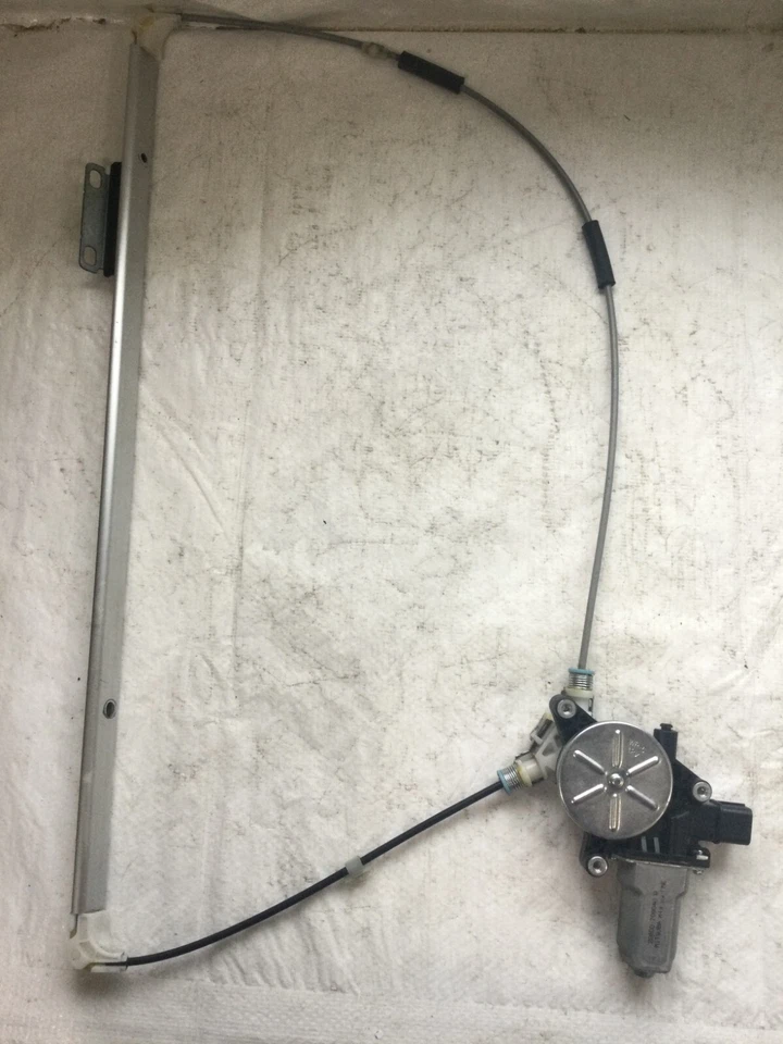 2008 Honda Ridgeline Back Glass Regulator & Motor OEM - Image 2 of 4