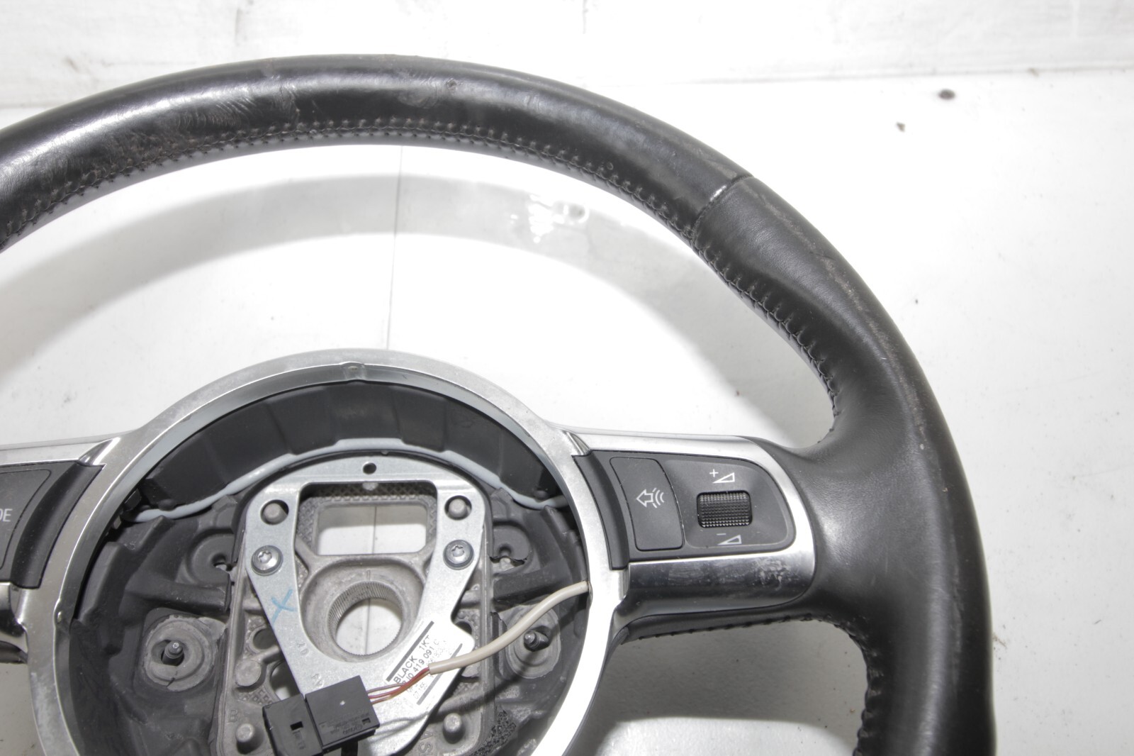 08-13 AUDI R8 OEM WHEEL STEERING ASSEMBLY CONTROLS BARE BLACK SILVER COMPLETE 12