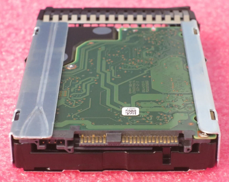 4x Lenovo SystemX 1.2TB 2.5" 10K SAS 12Gb/s G3HS HS 2.5" Internal HDD 00NA262 - Image 3 of 4