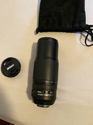 Nikon AF-S NIKKOR 70-300mm f/4.5-5.6G ED VR Zoomobjektiv Nikon F
