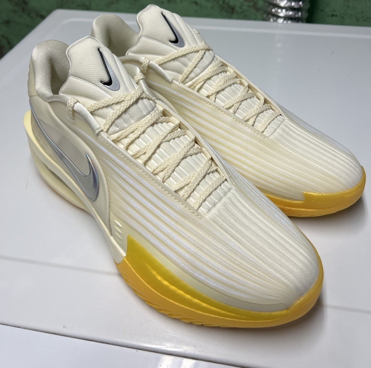 Nike Air Zoom GT Cut 3 Turbo X Juju Watkins Mens Size 8.5/Womens 10 Coconut Milk Buy JuJu Watkins x Nike Air Zoom GT Cut 3 Turbo EP  main image 4