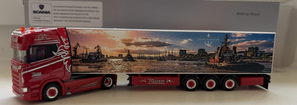 SCANIA CS20HD RÜTER HAMBURG MOTIV HAMBURGER HAFENSCHLEPPER KÜHLKOFFERSATTELZUG - Bild 1 von 4