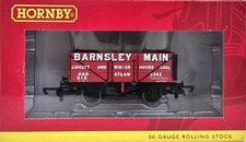 Hornby R6654 7 Plank Open Wagon 515 in Barnsley Main Coal & Coke Livery