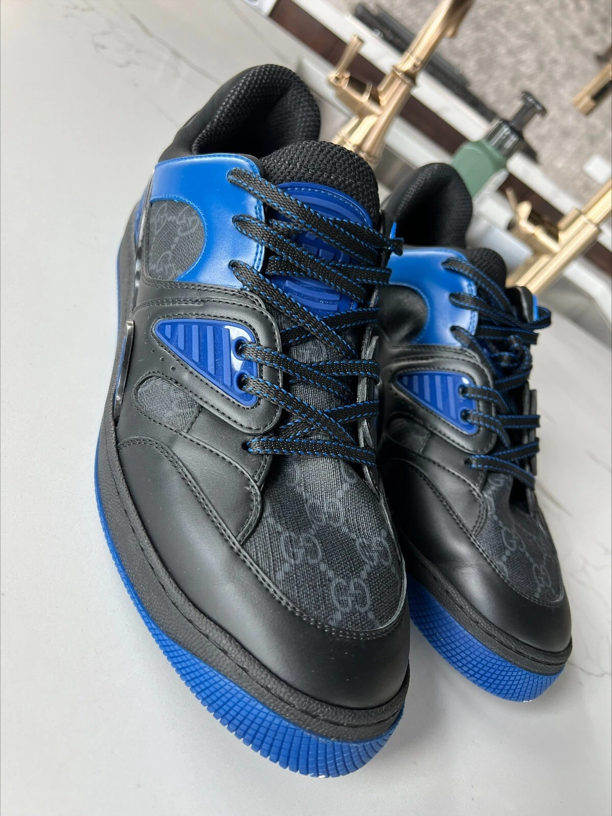Baskets panier Gucci, homme taille 11 (taille US 12), cuir noir et bleu