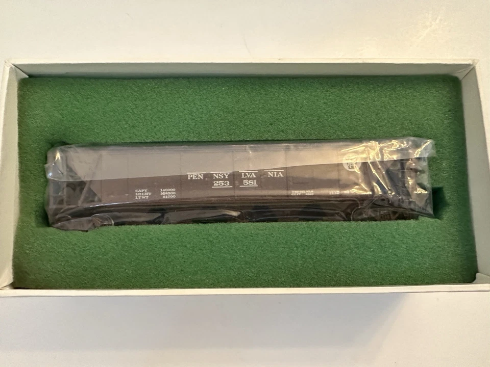 Overland Models HO 1313 PRR Covered Hopper Class H32 5- Bay #253581, Brass - Image 2 of 3