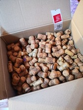 470 TAPPI DI SUGHERO USATI VINO E SPUMANTI MISTI PER BRICOLAGE LOTTO DI KG. 3,2 