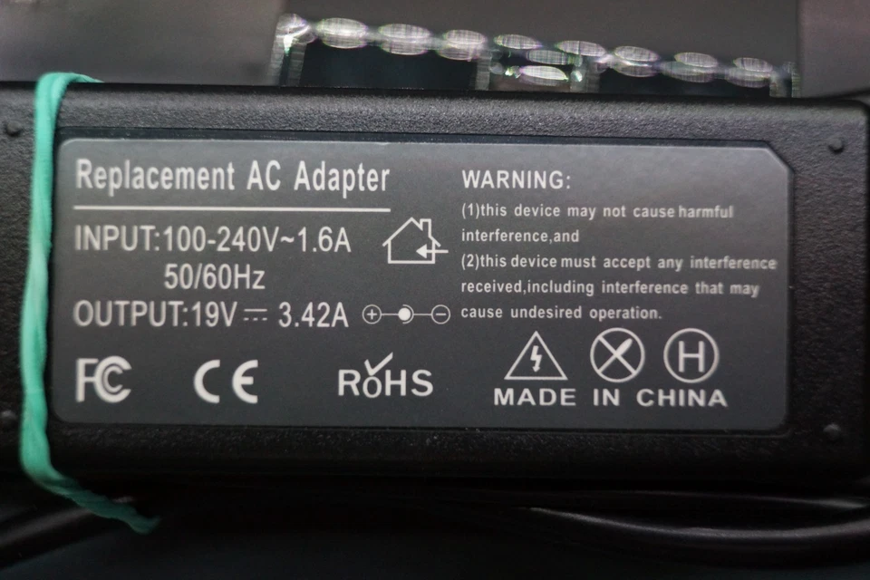 Pc Portable Toshiba Portege R830, I5-2520m - 4go de ram, pas de ssd, Pour pièces - Photo 2/4