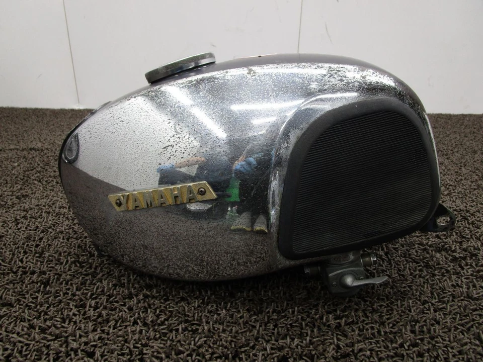Tapa de la cabina del tanque de combustible Ya-5 A6705 Y12 Yamaha  Foto 2 de 4