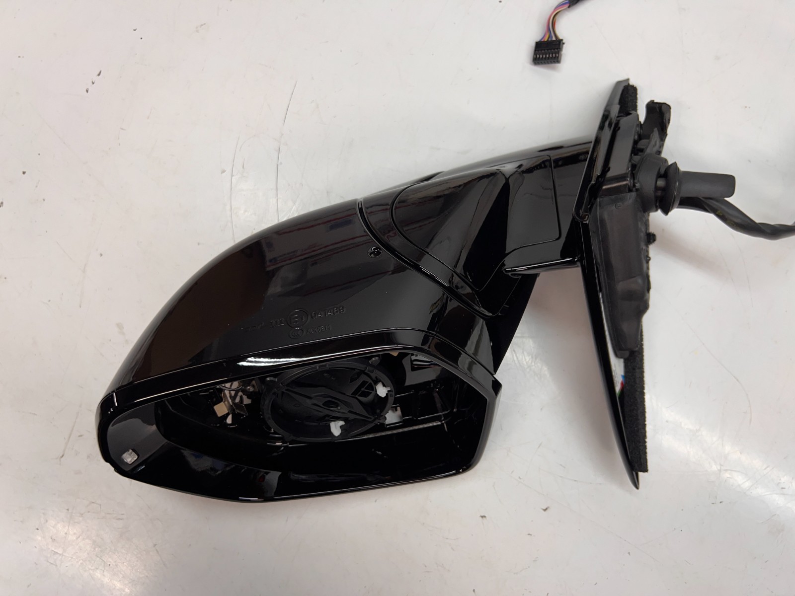 LAMBORGHINI URUS PASSENGER RIGHT SIDE RH MIRROR OEM 4ML857410A