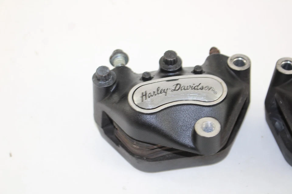 Juego de pinzas de freno delanteras Harley Road King FLHR 2004 04 Foto 2 de 4