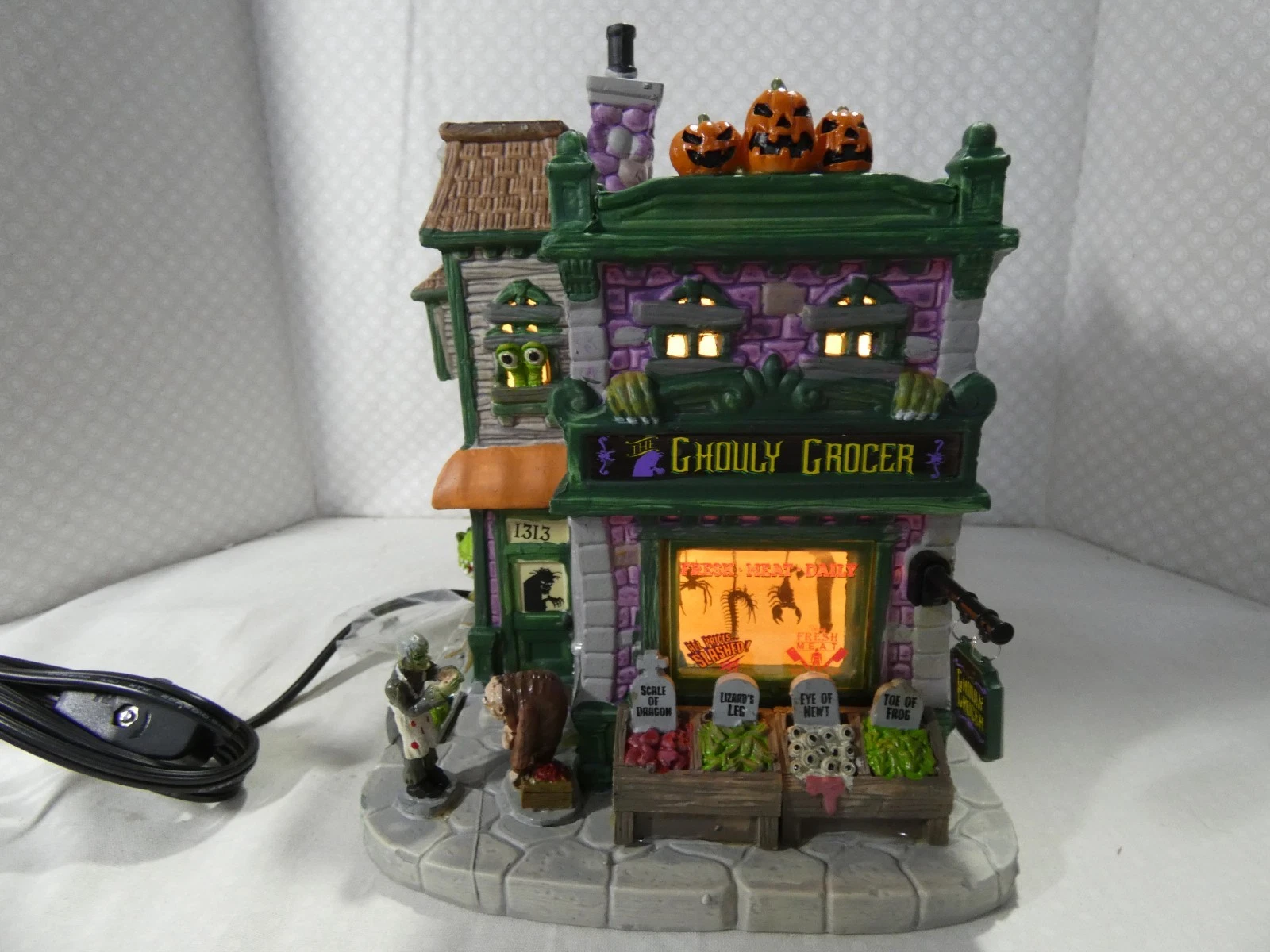 Lemax Spooky Town Ghouly Grocer #95458 Halloween Village Lighted Retired