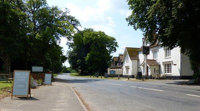Foto 6x4 B1153 in Great Bircham rechts ist der König's Kopf heiß c2017