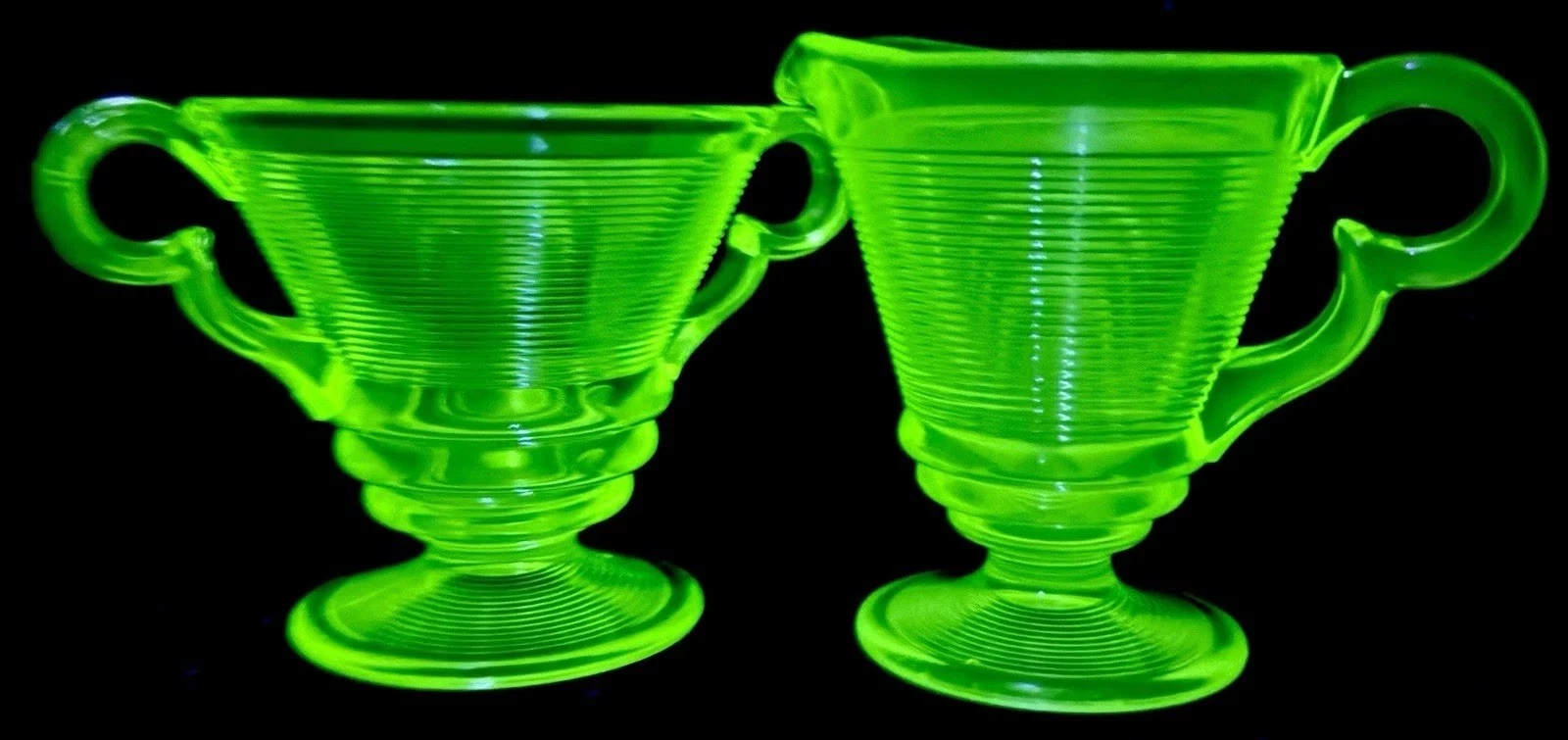 THREADING CREAM/SUGAR SET
