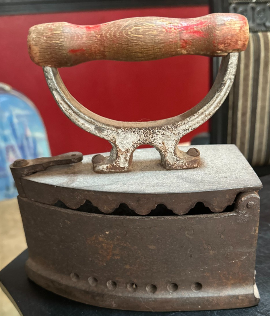 IRON antique 19th century cast iron coal charcoal clothes vintage