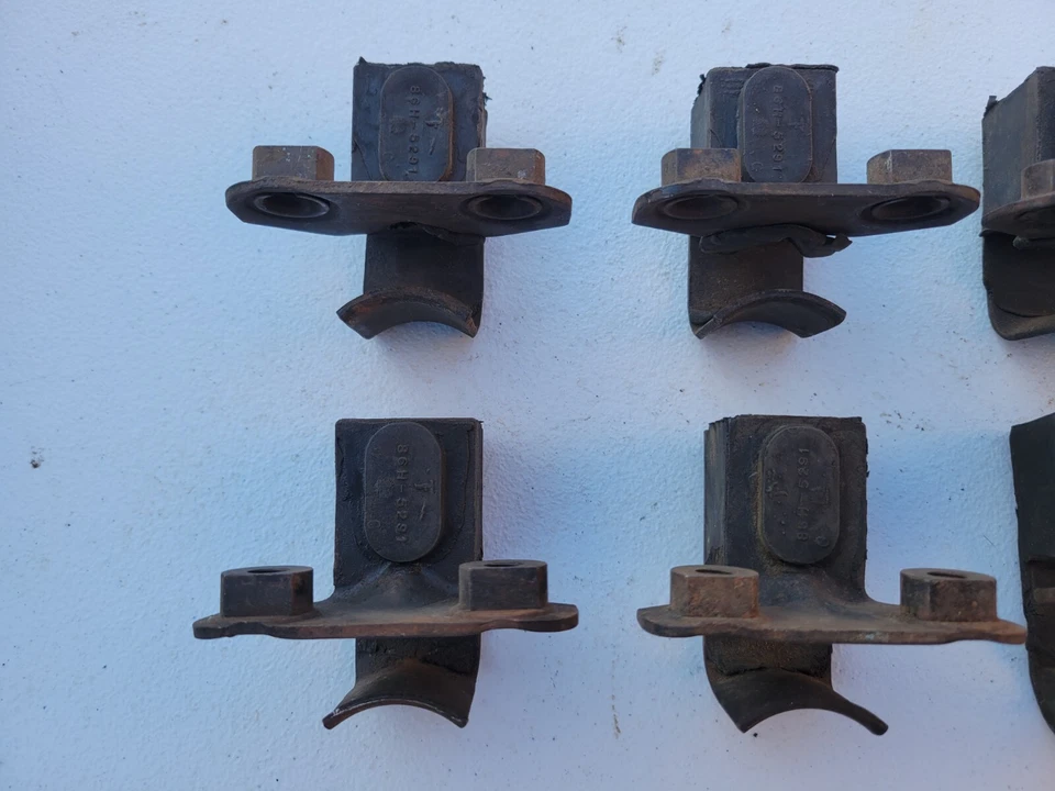 NOS 38-39? Colgador de escape silenciador trasero Lincoln Zephyr Continental montaje 86H-5291 Foto 2 de 4