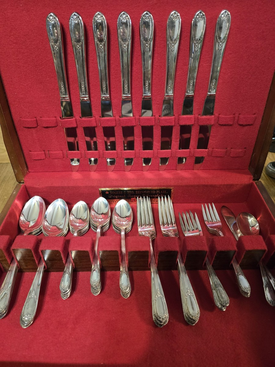 49 Piece 1847 Rogers Bros. Silver Plated Silverware W/ Box 49 Piece 1847 Rogers Bros. Silver Plated Silverware W/ Box