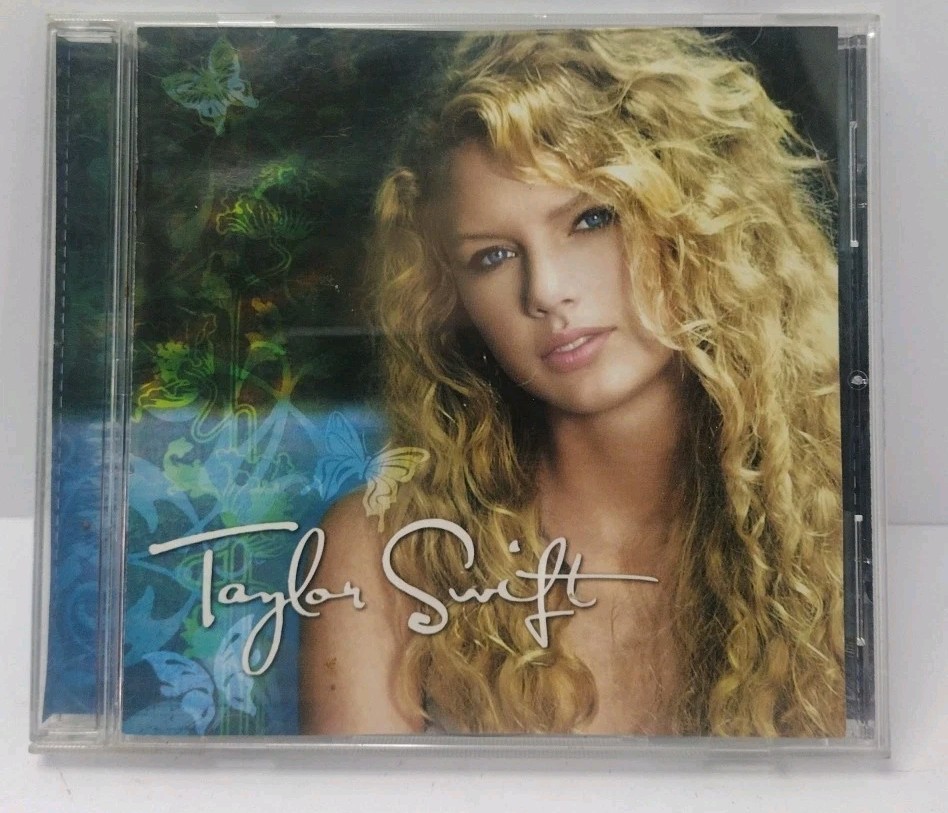 Pre owned Taylor Swift Debut Self Titled CD. Original 2006