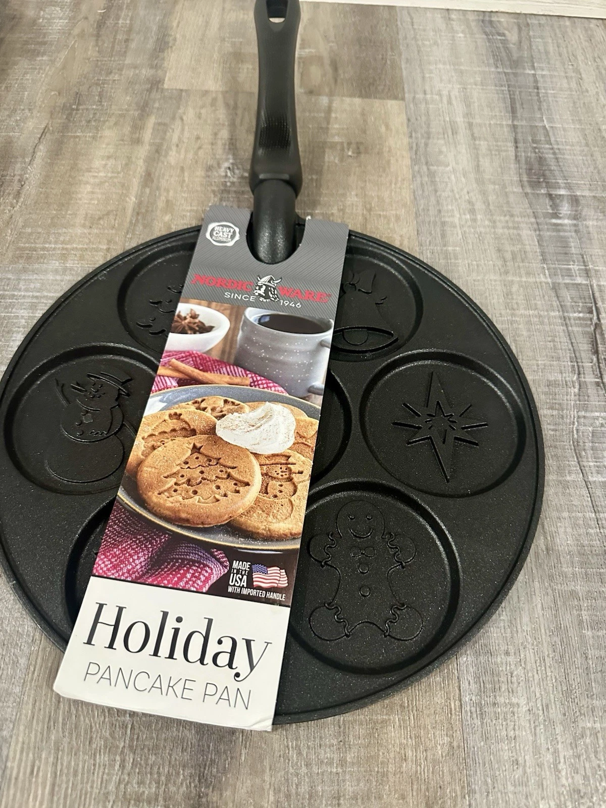 Nordic Ware Holiday Pancake Pan Black Aluminum Non-Stick Easy Clean 10" NEW