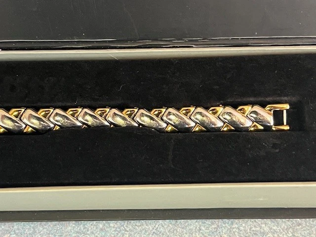 NIKKEN UNISEX TRIPHASE MAGNETIC 2 TONED GOLD/SILVER LINK BRACELET #19093-DISPLAY - Image 3 of 4