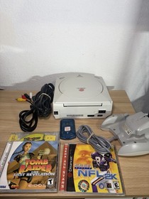 Sega Dreamcast White W/Controller, Memory Card  And 3 Game Tested/Working