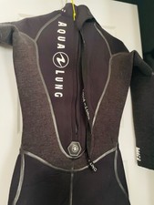 Aqua Lung 5mm size 8 wetsuit
