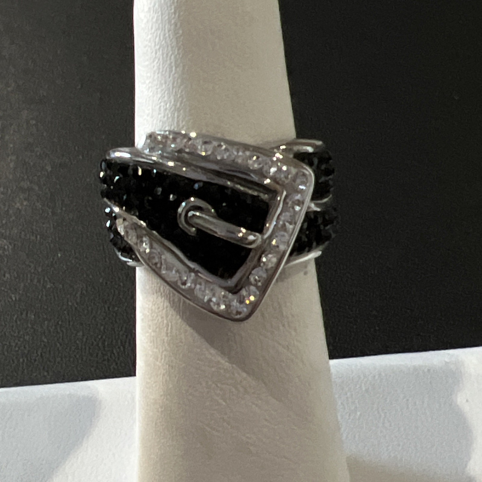 Pretty Ring Size 5 - image 3