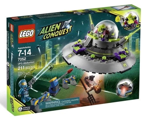 LEGO Alien Conquest 7052 UFO Abduction NEW SEALED Retired Rare Complete Set