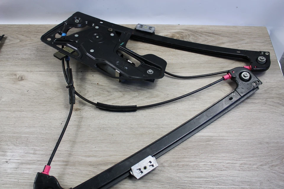 ^94-01 BMW E38 740IL 750IL 740I FRONT DRIVER LEFT DOOR WINDOW MOTOR REGULATOR - Image 2 of 4