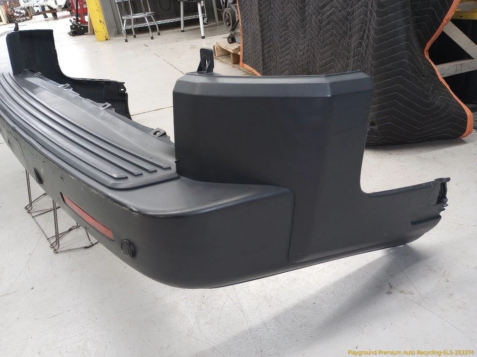 Land Rover LR3 Rear Bumper Cover With Park Assist Sensor Black Fits 2005-2008 05 — 第 3/4 张图片