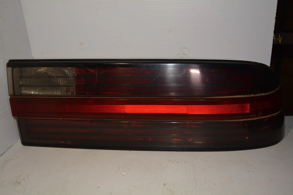 87-91 DODGE DAYTONA TRASERO DERECHO PASAJERO EXTERIOR LUZ TRASERA OEM, 166-01261 Foto 4 de 4