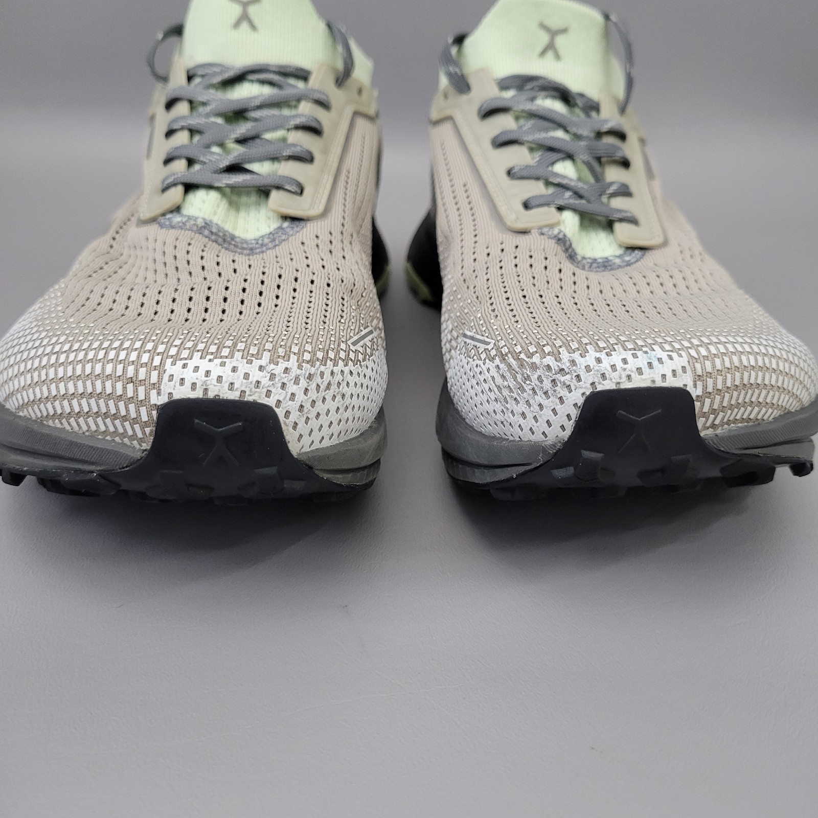 Flux Adapt Trail runner Men size 11 Gray Green Knit Running Sneakers Athletic