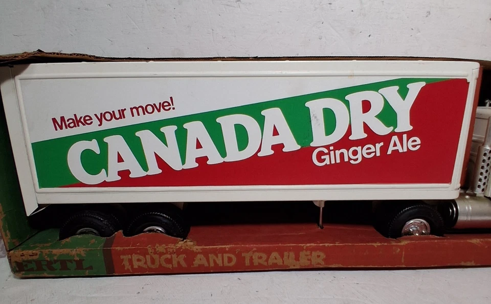 Vintage ERTL Canada Dry 18 Wheeler Metal Truck 22” Nice In Original Box - Image 3 of 4