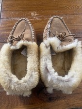 Wicked Good Slipper Women 10 Read