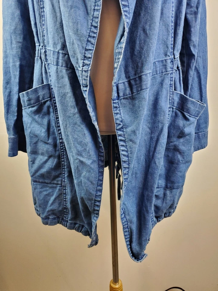 Chaqueta de mezclilla Hei Hei Anthropologie pequeña ligera frente abierto lino cambray Foto 4 de 4