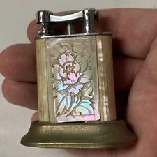 VINTAGE CONTINENTAL NEW YORK JAPAN CARVED MOTHER OF PEARL LIFT ARM TABLE LIGHTER