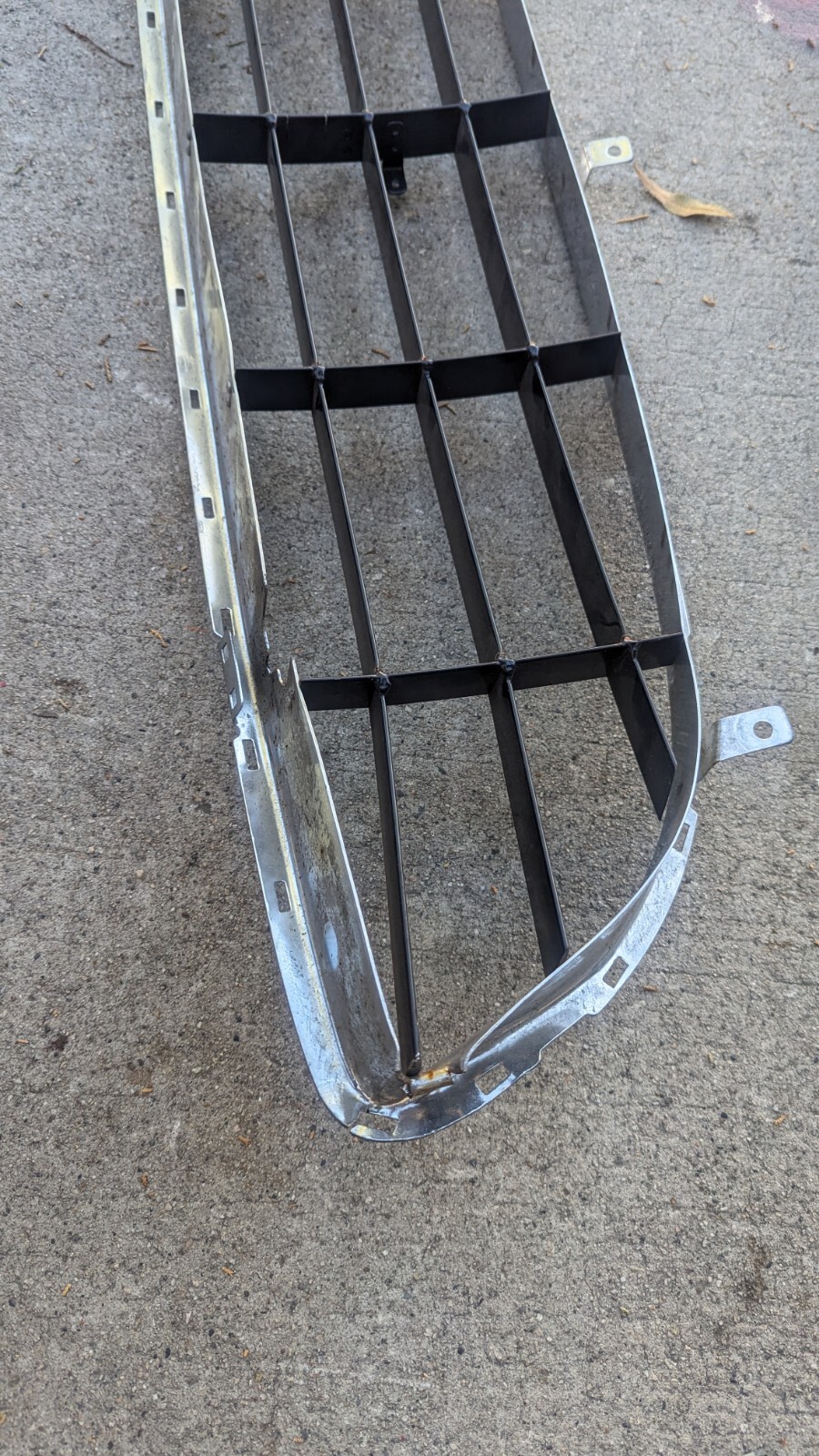 2012-2014 FERRARI CALIFORNIA FRONT GRILLE FACTORY OEM MINOR DENT