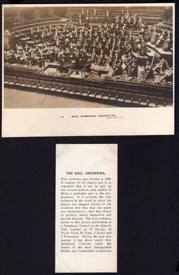 FOTOKARTE DES B.B.C SINFONIEORCHESTERS UM 1930 (17X13CM)