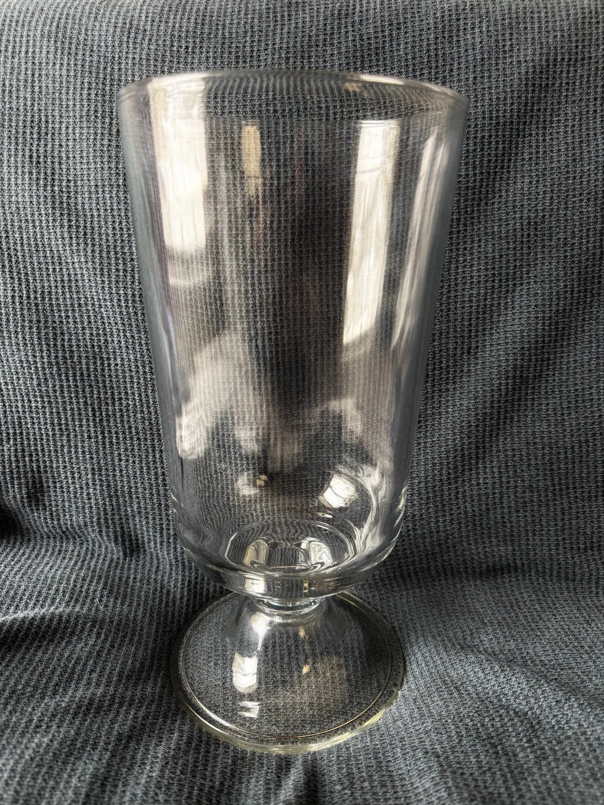 Glass Vase 12 Inches Tall And 6 Inches In Diameter